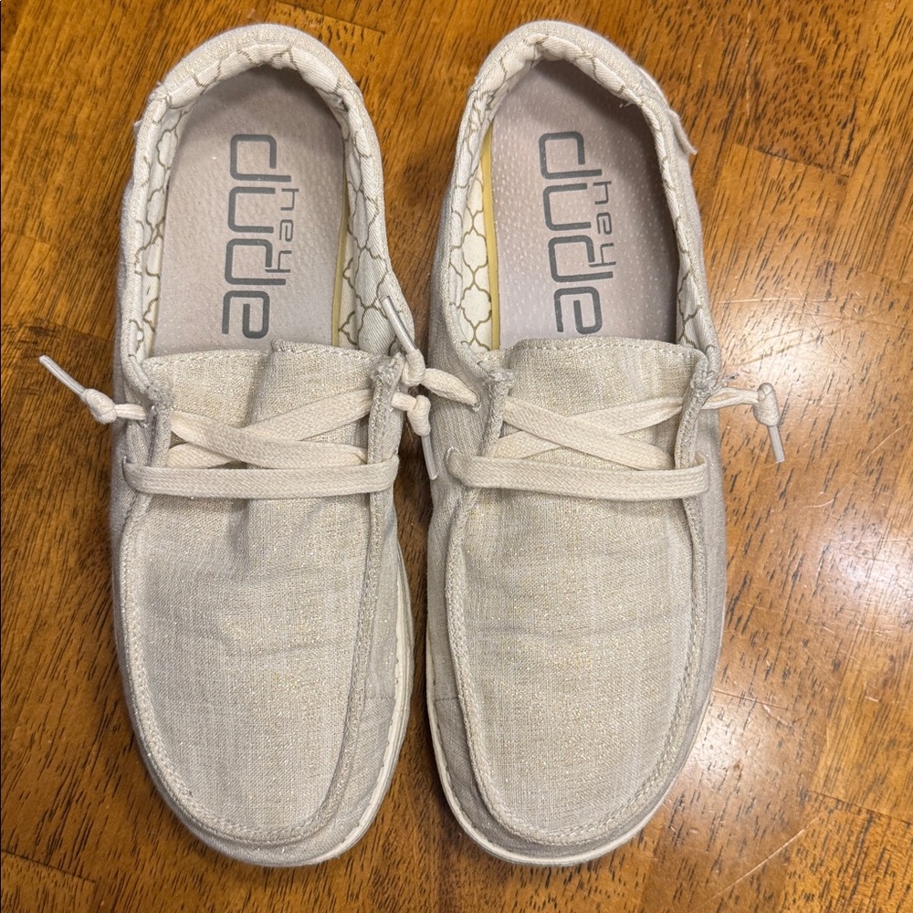 Women’s Hey Dude ‘Wendy sparkling gold’ slip on tan Loafers. Size 9 - Picture 2 of 9